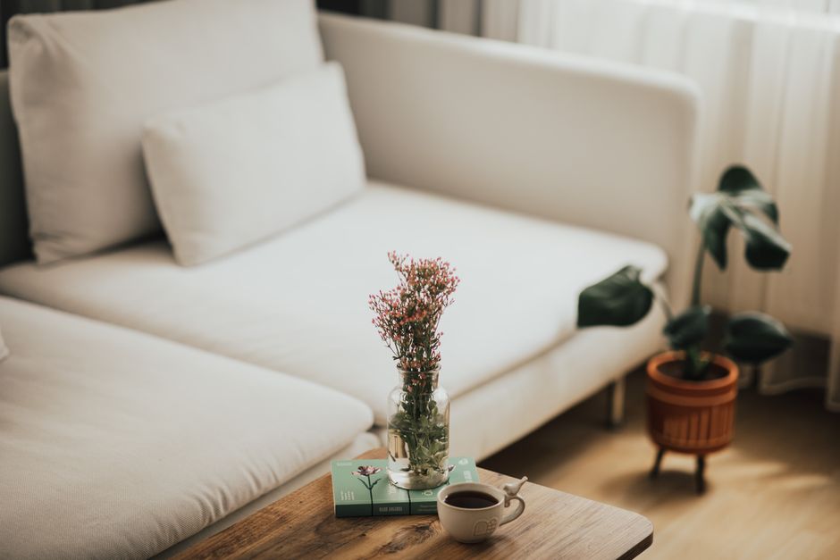 What Size Coffee Table Fits My Sofa and Living Room?