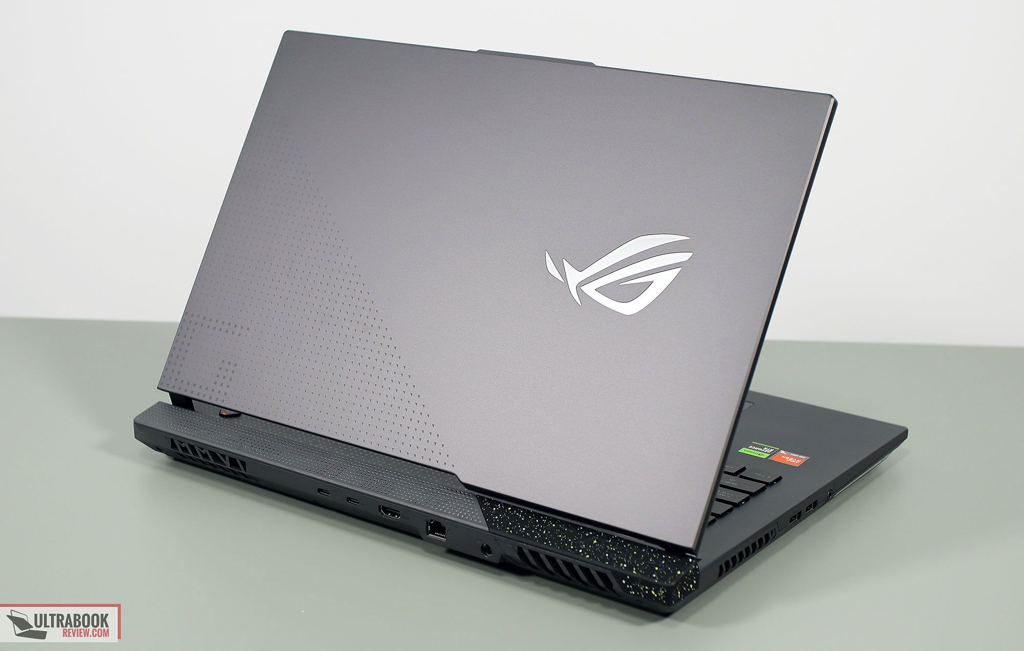 Asus ROG Strix G17 review (G713PI model - Ryzen 9 7945HX, RTX 4070)