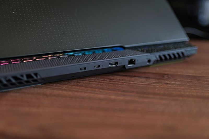 Ports on the Asus ROG Strix G17.